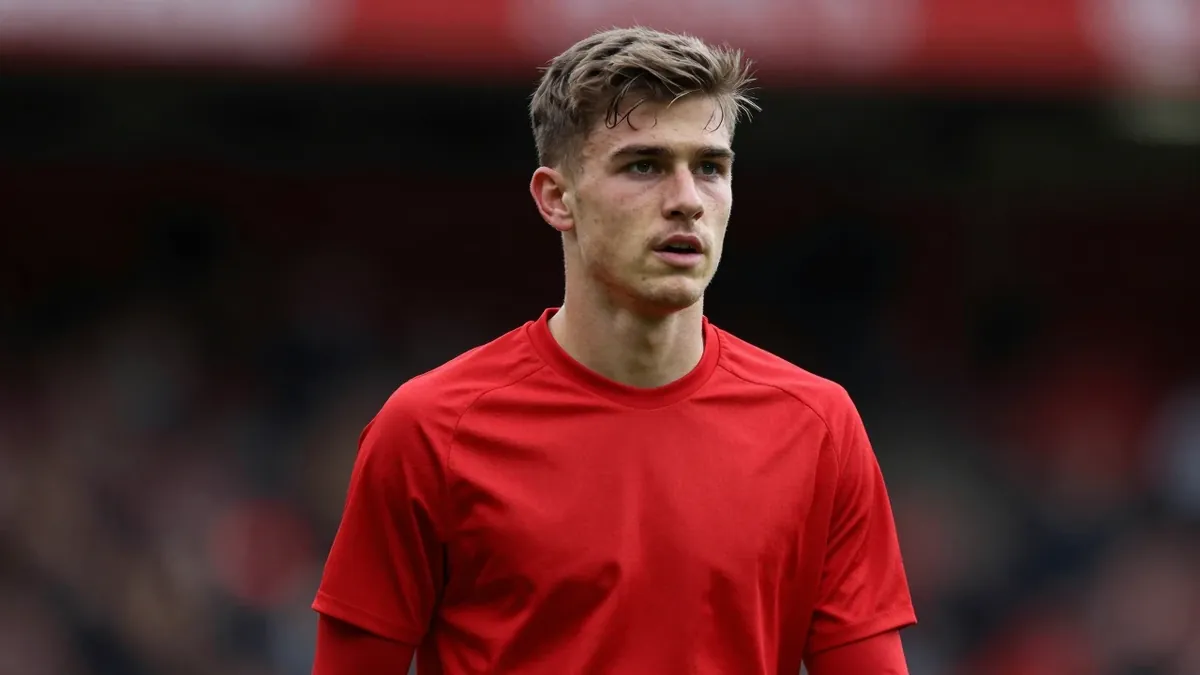 Seventeen-year-old Coran Madden, Cliftonville FC's youngest-ever debutant, has agreed his first professional contract...